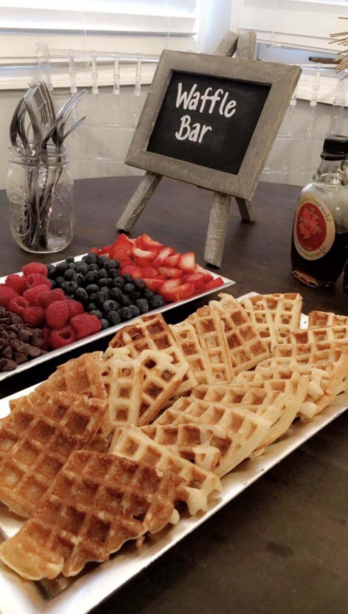 21+ Cheap Graduation Party Food Ideas to Feed a Crowd Without
